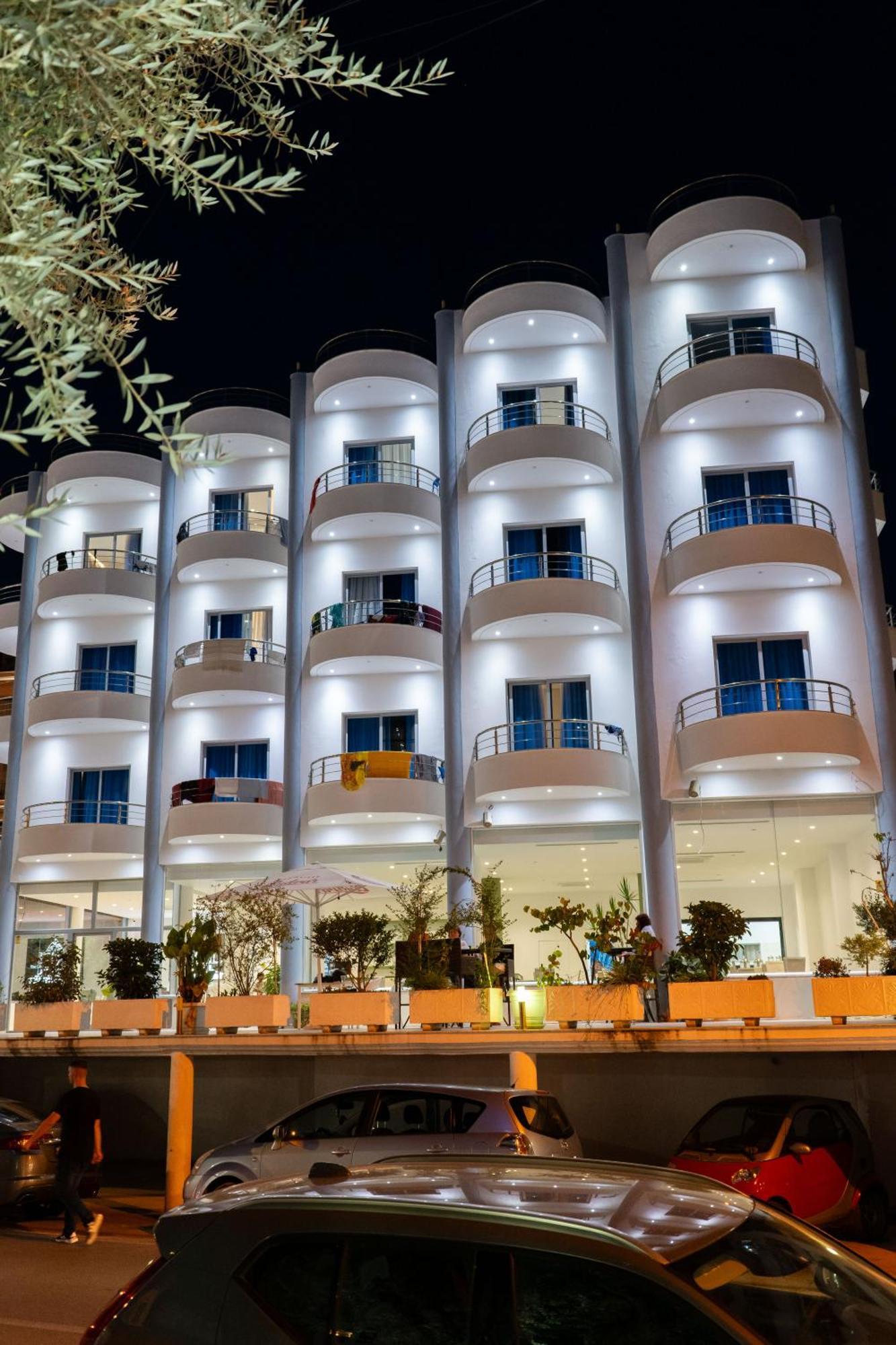 Arel Hotel Sarandë Buitenkant foto