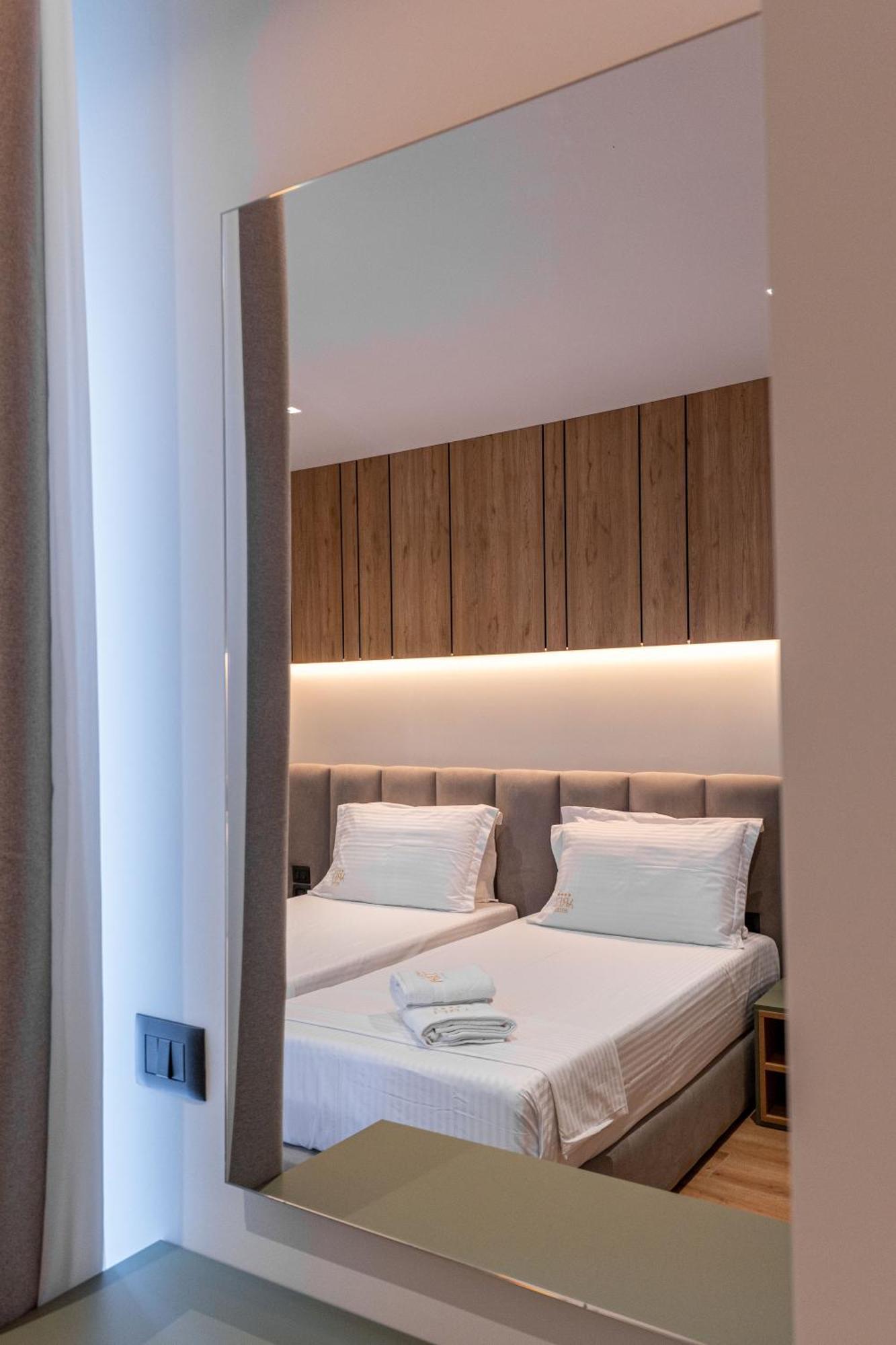 Arel Hotel Sarandë Buitenkant foto