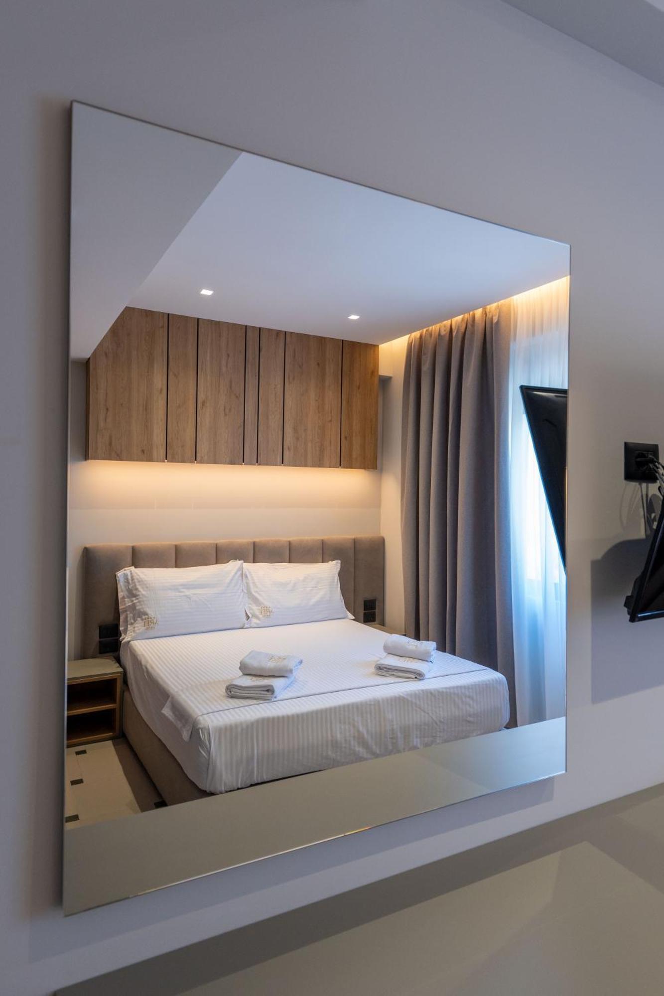 Arel Hotel Sarandë Buitenkant foto