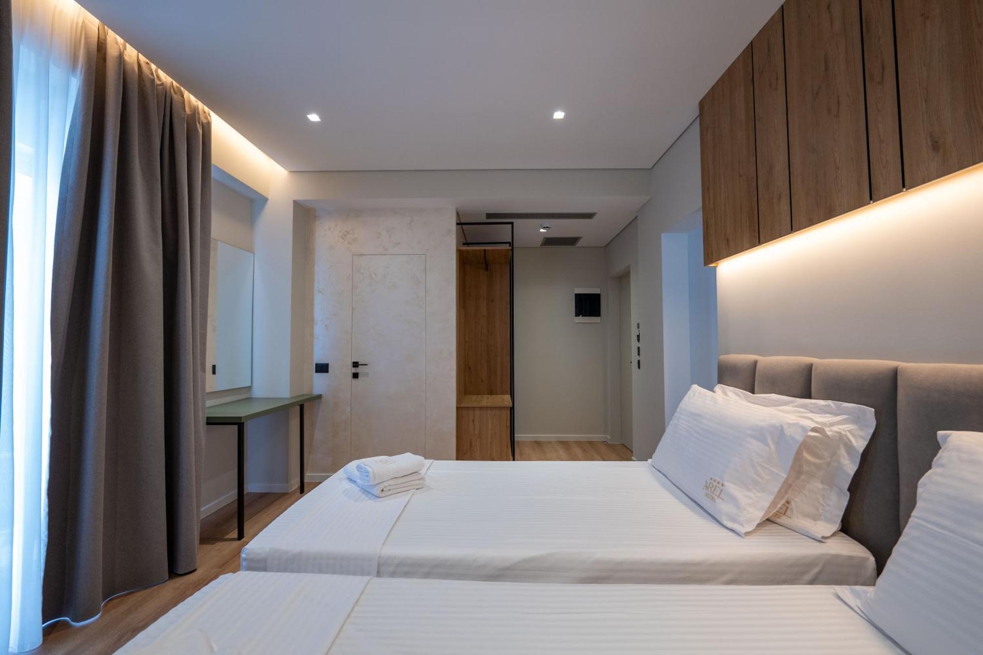 Arel Hotel Sarandë Buitenkant foto