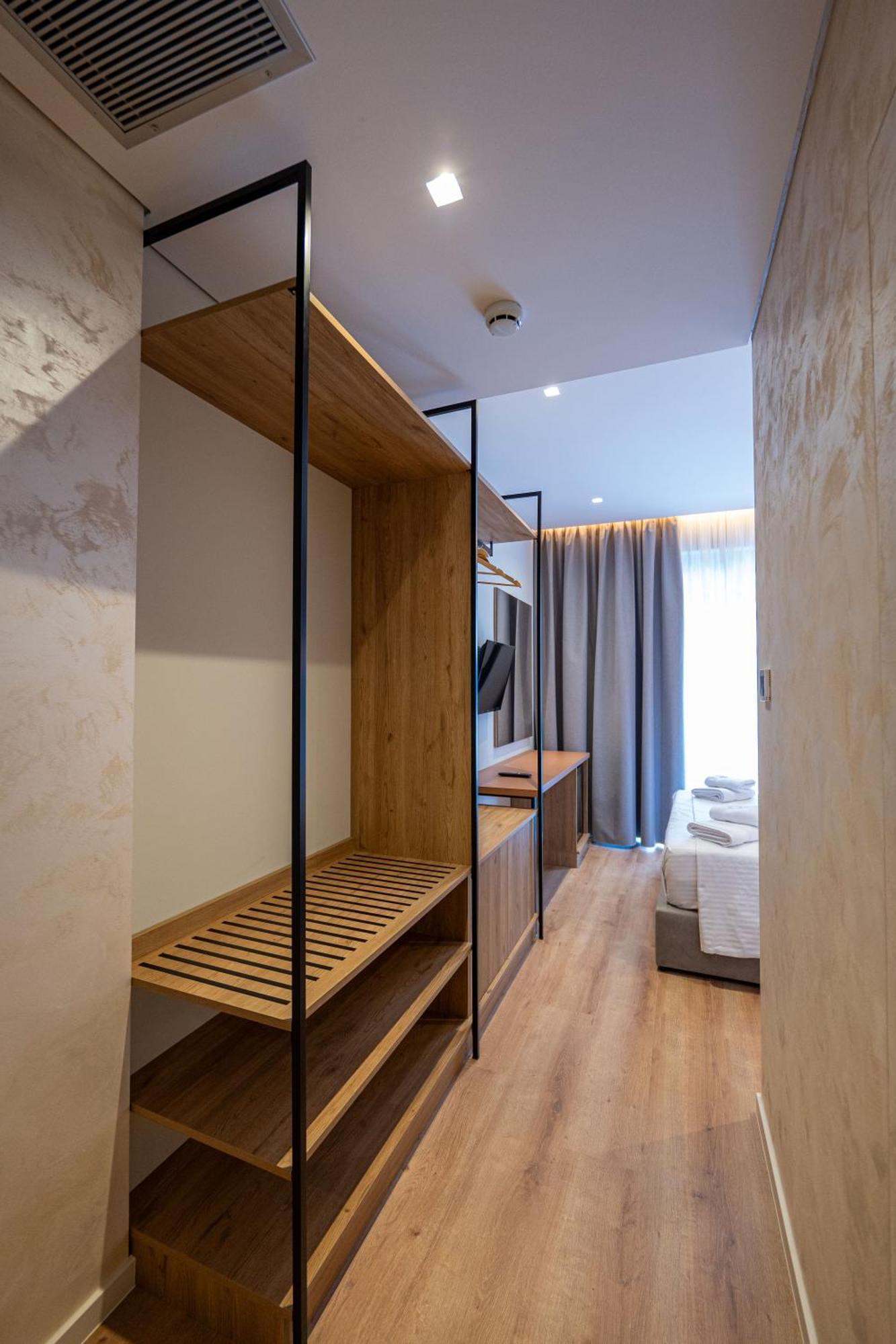 Arel Hotel Sarandë Buitenkant foto