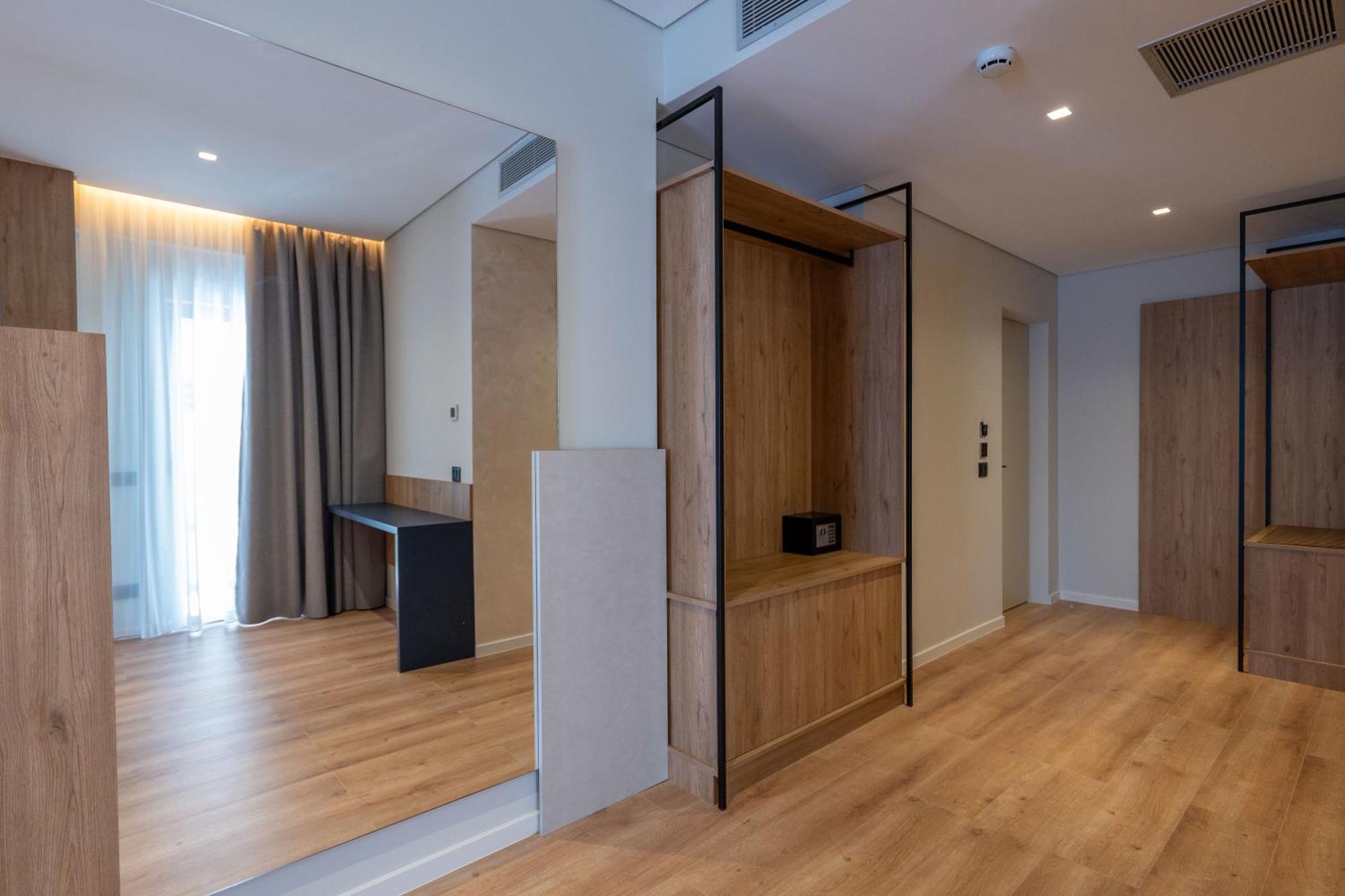 Arel Hotel Sarandë Buitenkant foto