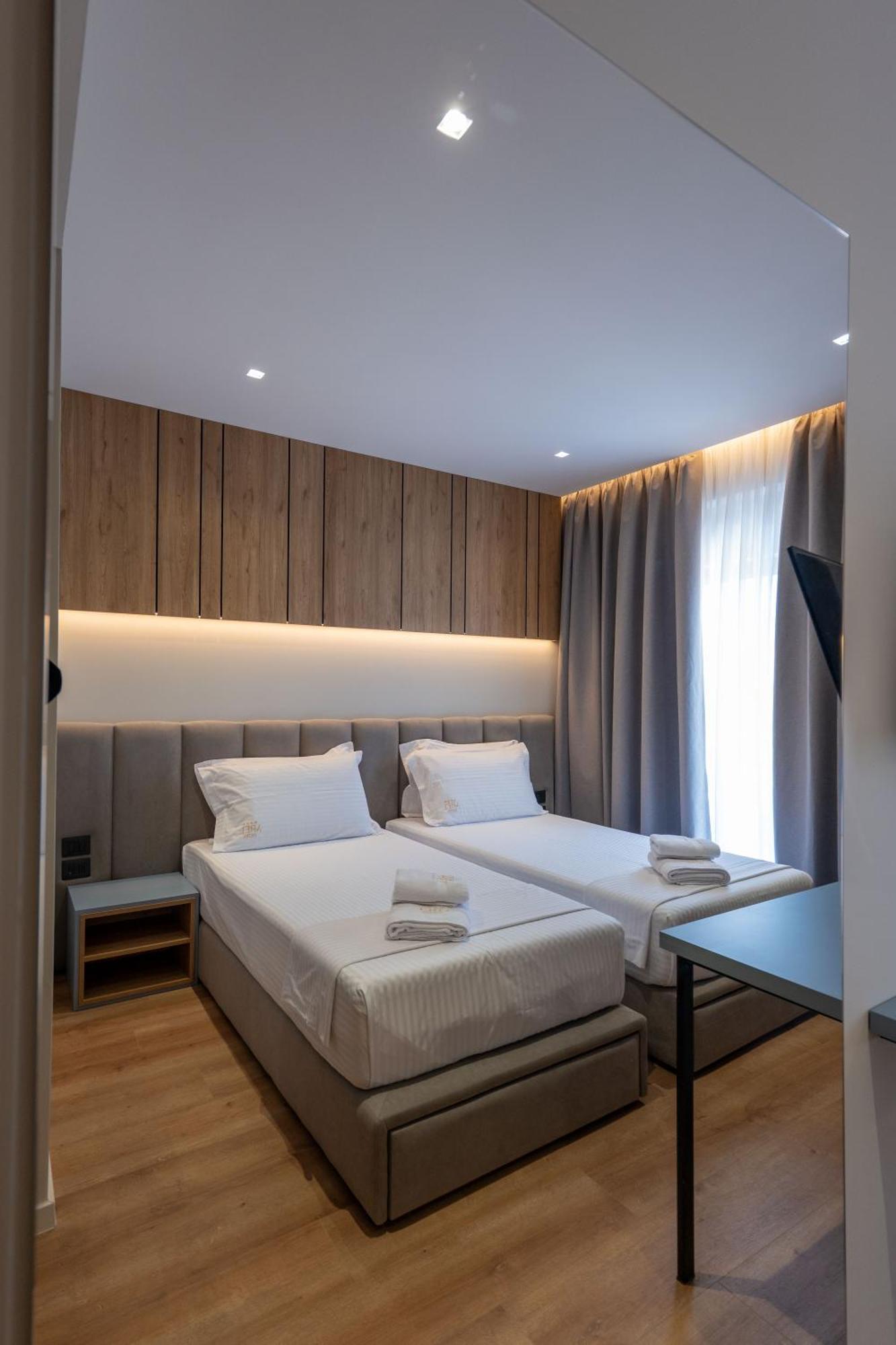 Arel Hotel Sarandë Buitenkant foto