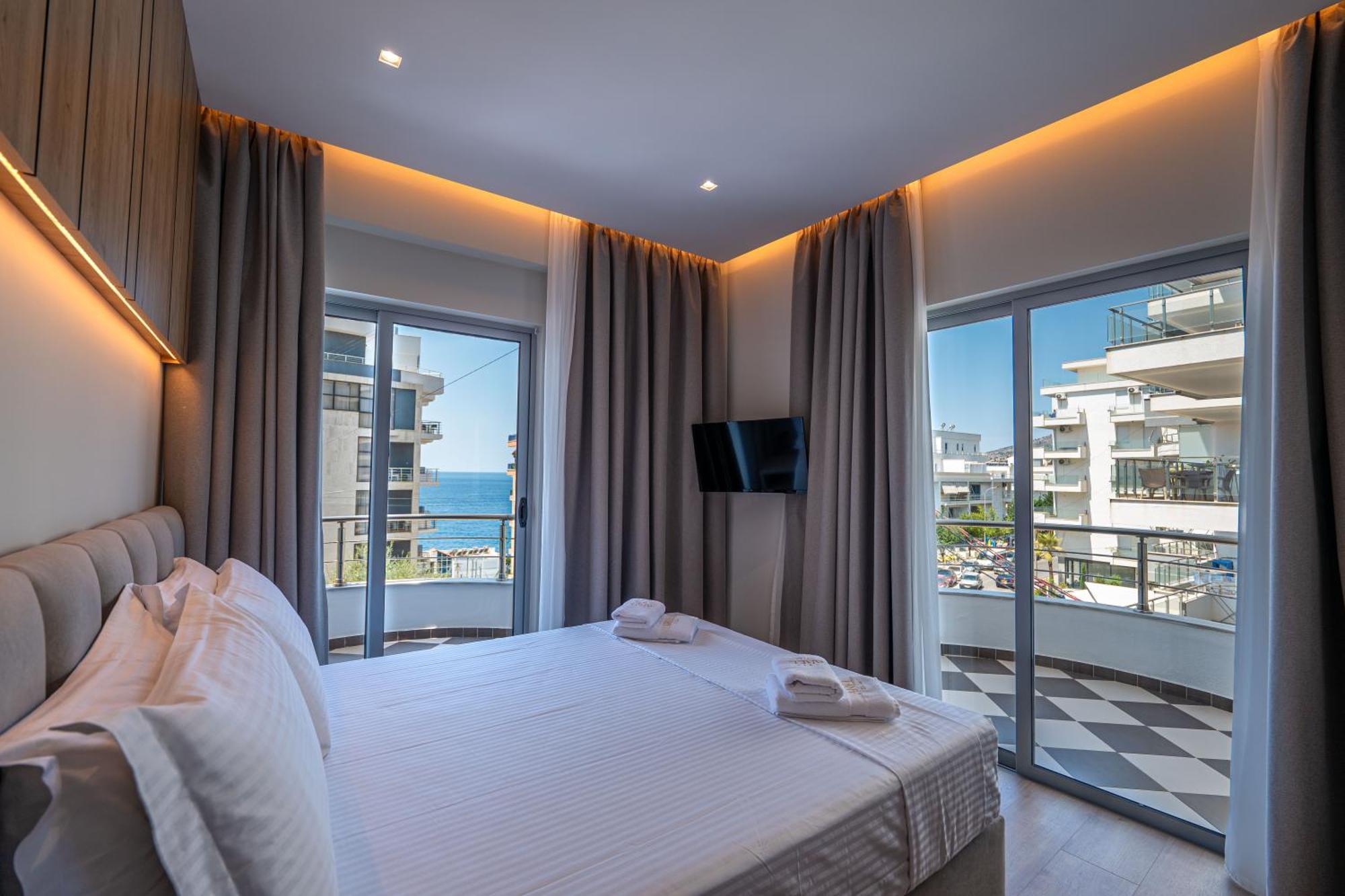 Arel Hotel Sarandë Buitenkant foto