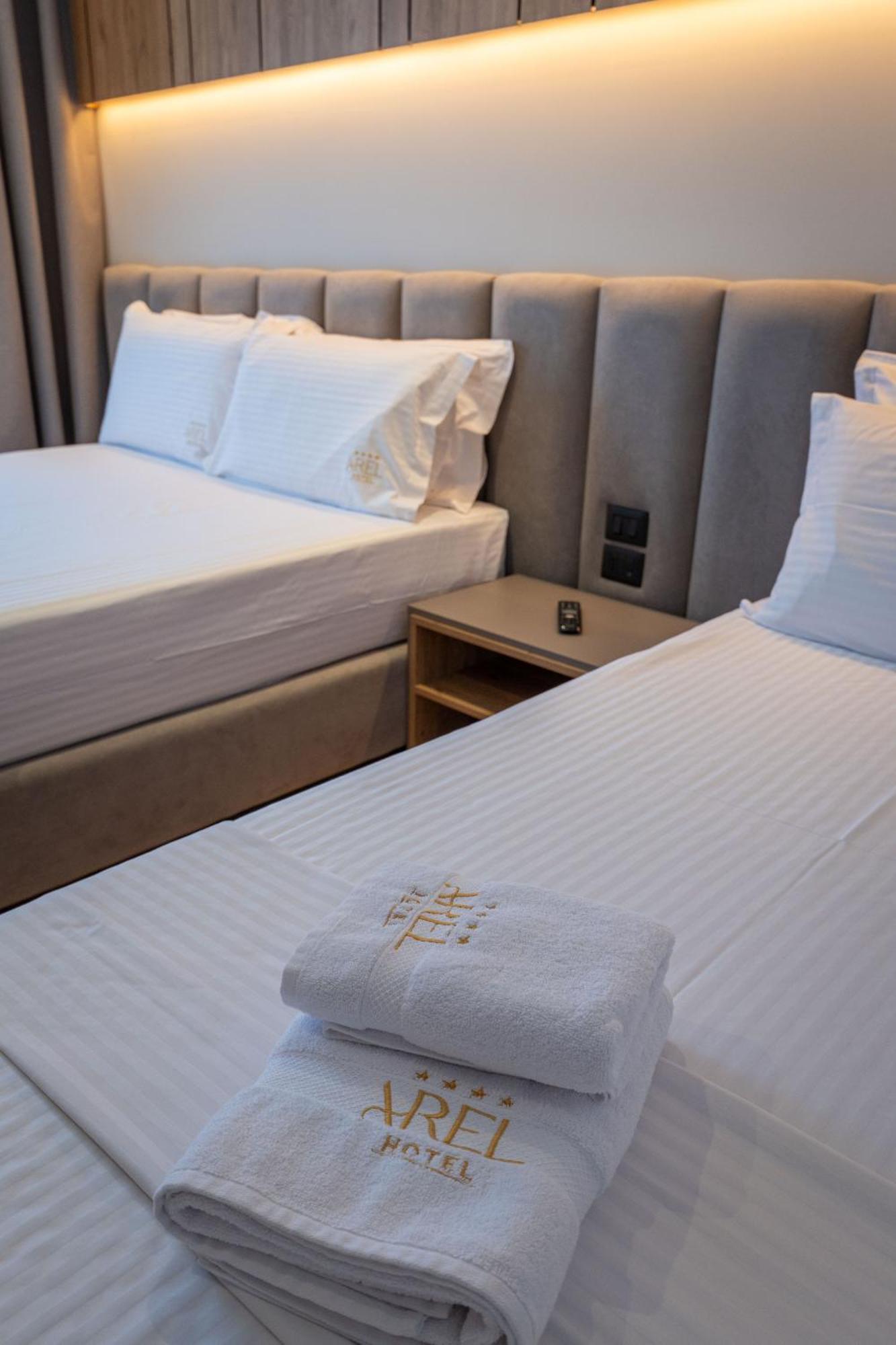 Arel Hotel Sarandë Buitenkant foto
