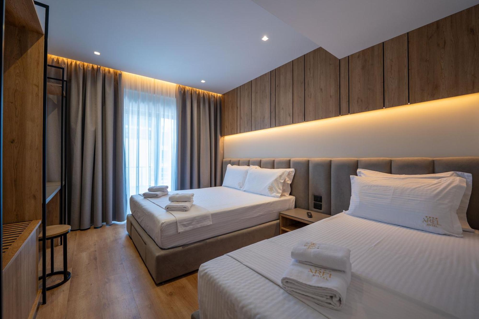 Arel Hotel Sarandë Buitenkant foto