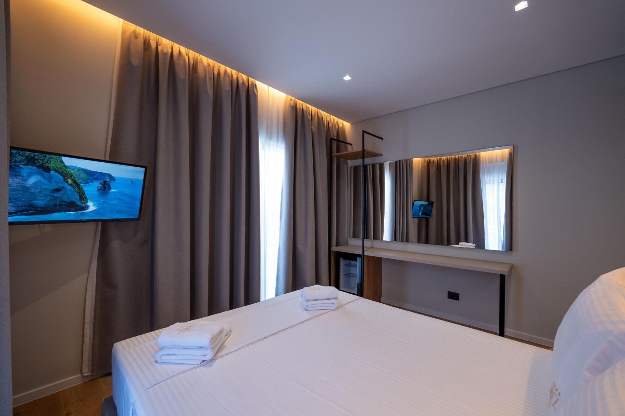 Arel Hotel Sarandë Buitenkant foto
